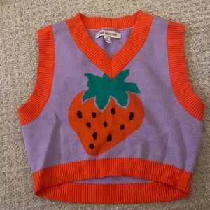 Strawberry cropped vest